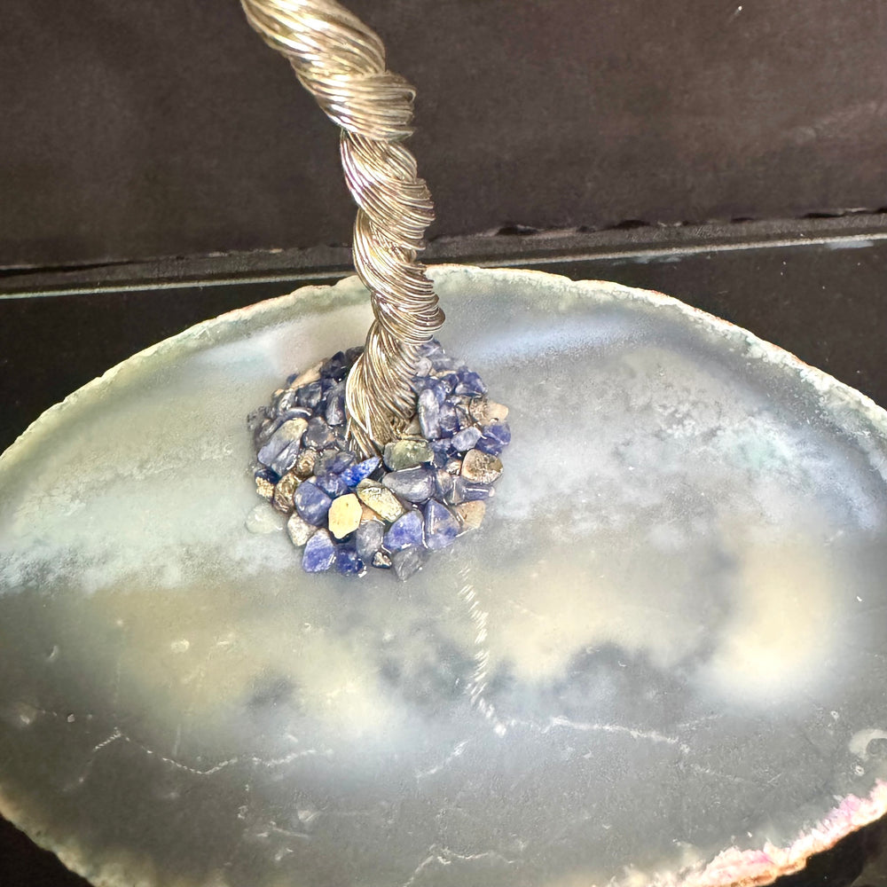 Blue Lace Agate on Agate Mojo Tree