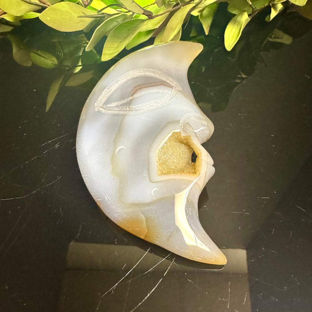 Agate Moon Face Carving