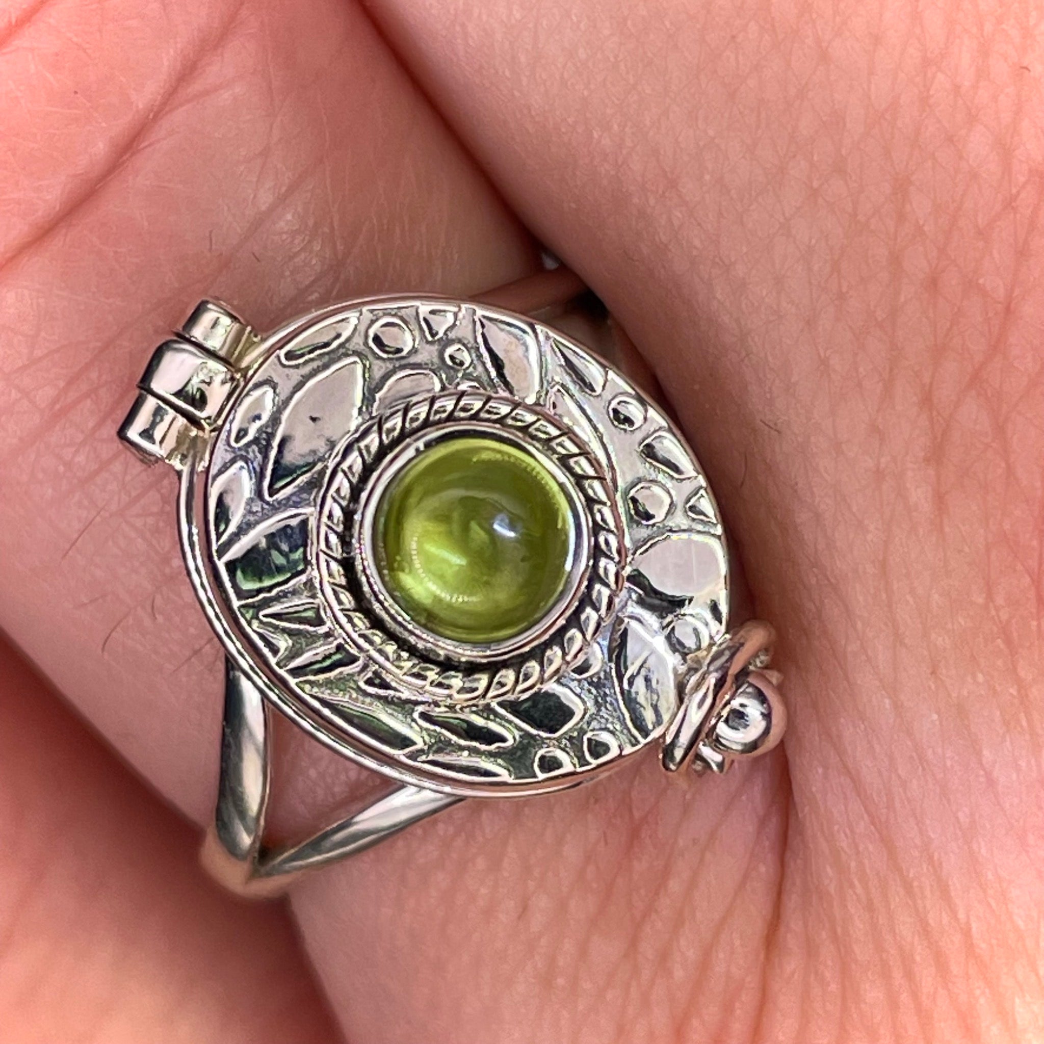 Peridot Poison Ring Sterling Silver