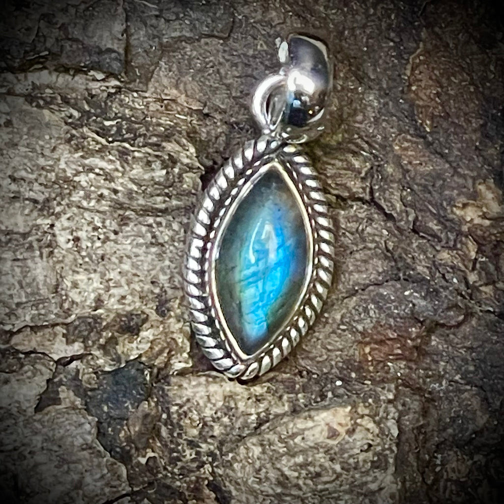 Labradorite Pendant Sterling Silver