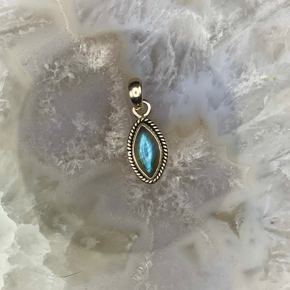 Labradorite Pendant Sterling Silver