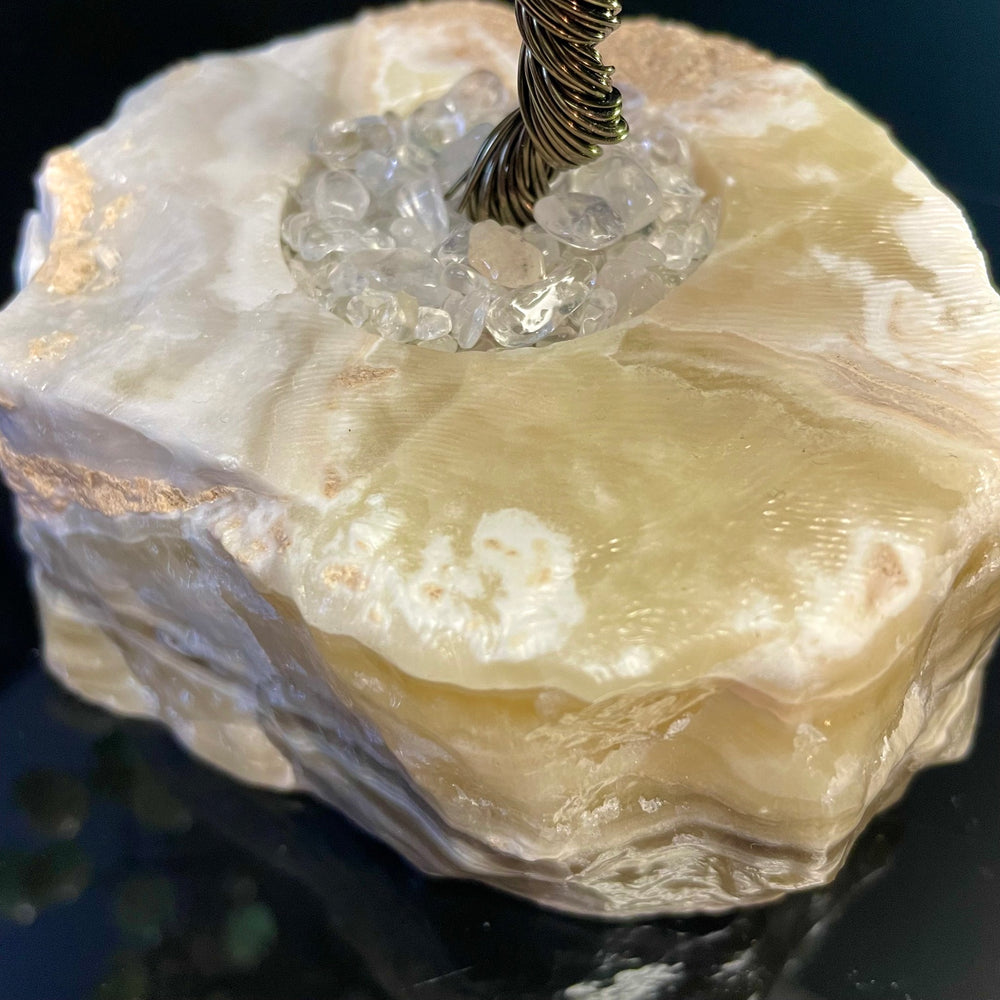 Serpentine Mojo Tree on Yellow Calcite