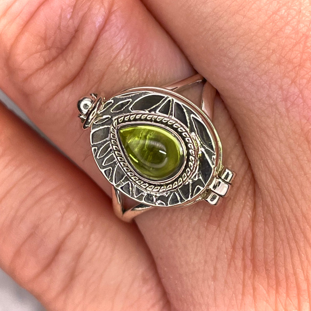 Peridot Poison Ring Sterling Silver